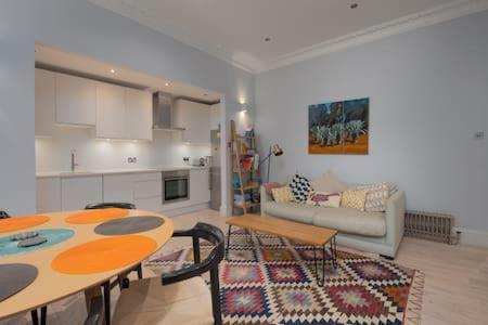 Trendy Hampstead Flat Rh7 Londres
